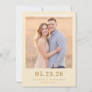 Romantische foto in serene beige tinten save the date