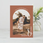 Romantische gebogen foto Terracotta bruiloft Kaart (Staand voorkant)