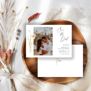 Romantische gouden en blos geperste bloemen foto save the date