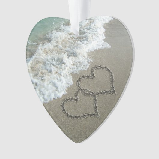 Romantische Interlocking Hearts op het strand Ornament (voorkant)