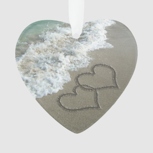 Romantische Interlocking Hearts op het strand Ornament (voorkant)