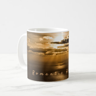 Romantische momenten foto van de zonneoceaan met t koffiemok