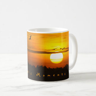 Romantische momenten Kranen op zonsopgang foto met Koffiemok