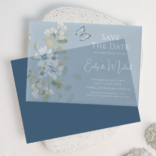 Romantische stoffige blauwe bloem Save the Date We Vellum Uitnodigingen
