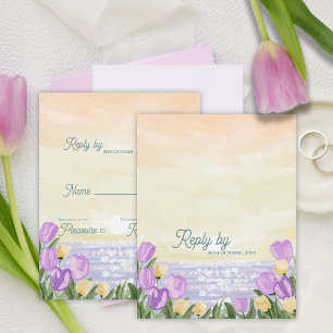 Romantische strand zonsondergang paarse bloemen br RSVP kaartje