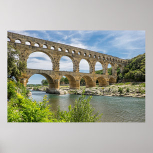 Romeinse aquaduct over rivier, Frankrijk Poster