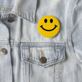Rond 5 Cm Bouton de badge Jaune Happy Face (En situation)