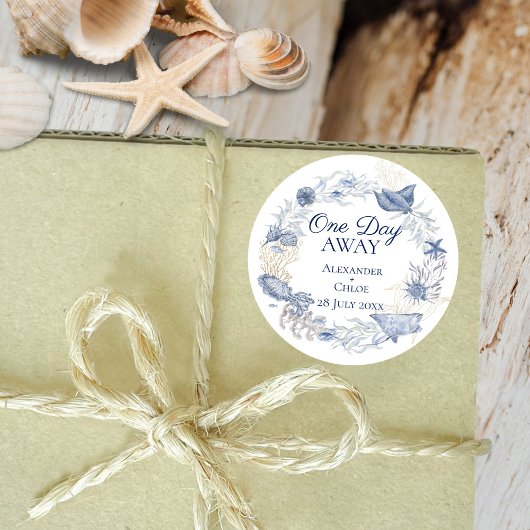 Rond Coastal Wedding Favor Blue Gold Sticker