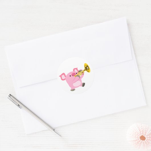 Rond Cute Cartoon Pig Playing Trumpet Sticker (Enveloppe)