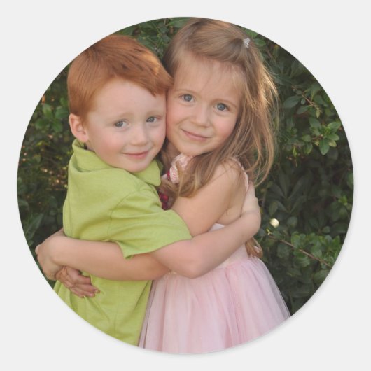ROND DSC_7097.JPG STICKER AVEC HUGING GARÇON ET FILLE (Devant)