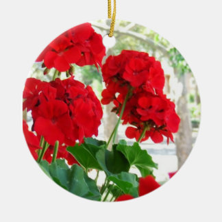 Rond En Céramique Ornement rouge de fleur de géraniums
