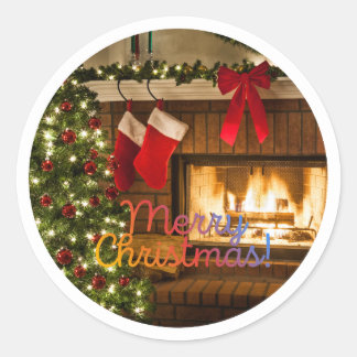 Rond Glowing Christmas Tree and Fireplace Round Sticker