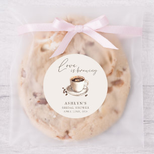 Rond Love is Brewing Sticker pour la Fête de Fiançaille