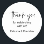 Rond Merci pour célébrer avec nous Sticker Mariage<br><div class="desc">Merci pour célébrer avec nous Mariage Sticker,  dans la calligraphie de script moderne.</div>