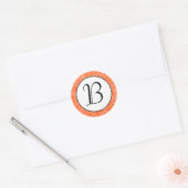 Rond Motif de Damas orange Monogramme Sticker initial (Enveloppe)