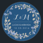 Rond Rustique Blue Floral Wreath Wedding Favor Sticker<br><div class="desc">Vintage et rustique mariage à couronne florale merci sticker. Décoré avec des dessins aquarelles de fleurs, feuilles et baies. Monogramme autocollant pour les sceaux de mariage ou d'enveloppe faire-part de mariage. Customiser le libellé pour toute occasion spéciale. Bonsoir de printemps, étiquette de douche nuptiale, fête d'anniversaire, dîner fiançailles, baby shower...</div>