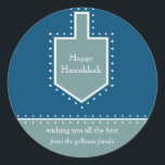 Rond Sticker de message cadeau Dreidel Hanoukka<br><div class="desc">Une étoile de David dessinée par des points blancs sert de cadre pour votre message personnel de vacances. Quel grand autocollant Hanoukka à mettre sur les cadeaux pour l'enseignant de votre enfant,  le facteur,  le portier ou le livreur. Disponible en couleurs alternatives avec produits correspondants. com</div>