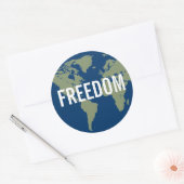 Rond Sticker pour la liberté dans le monde (Enveloppe)