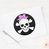 ROND STICKER SKULL ET CROSSBONES (Enveloppe)
