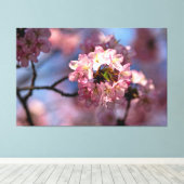 Ronde cluster van Sakura-bloemen in Bloom Canvas Afdruk (Insitu (Houten vloer))