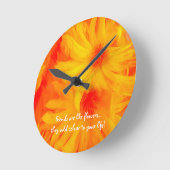 RONDE CONCEPTION ABSTRAITE DE FLEURS JAUNES ROND HORLOGE (Angle)