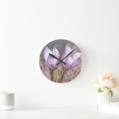 RONDE DEUX CROCUSES PURPLES MUR HORLOGE (Maison)