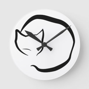 Ronde Horloge avec le chat de sommeil dans quatre lignes