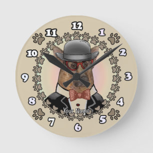 Ronde Horloge Berger Allemand Portant des Lunettes