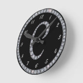 Ronde Horloge bling d'anneau de monogramme de C (Angle)