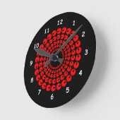 Ronde Horloge - Cercles concentrés rouges de perles sur  (Angle)