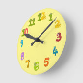 Ronde Horloge cool avec animaux sur jaune pour la chambr (Angle)