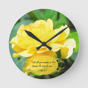 Ronde Horloge de coutume de vers de rose et de bible de