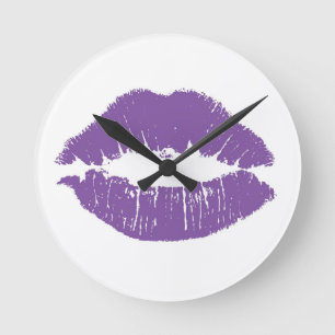 Ronde Horloge des lèvres pourpres