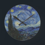 Ronde Horloge Du Mur De Nuit Starry<br><div class="desc">La nuit étoilée par Vincent van Gogh The Starry Night est un tableau de l'artiste post-impressionniste néerlandais Vincent van Gogh. Le tableau dépeint la vue à l'extérieur de la fenêtre de son sanitarium la nuit, bien qu'il ait été peint de mémoire pendant la journée. La partie centrale montre le village...</div>