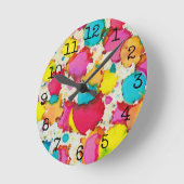 Ronde Horloge moyenne "Confetti coloré" (Angle)