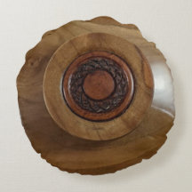 Ronde loods met houten vaartuig en houten deksel