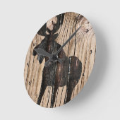 Ronde Oie sur horloge en bois 3 (Angle)