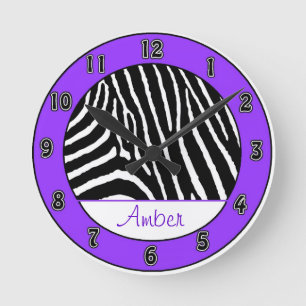 Ronde Purple Zebra Girl Horloge avec nom