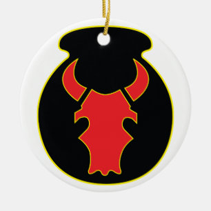 Rood Bull-pleister en crème keramisch versieringsm Keramisch Ornament