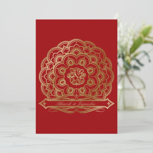 Rood en Goud Mandala Indiase bruiloft uitnodiging (Staand voorkant)