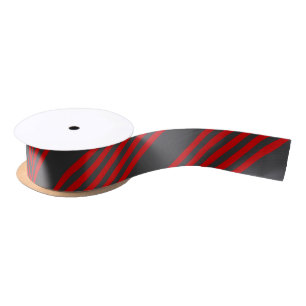 Rood en houtskool met vijf strippen lint