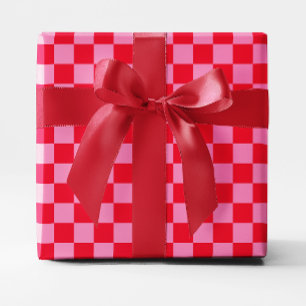 Rood en roze geruit cadeaupapier