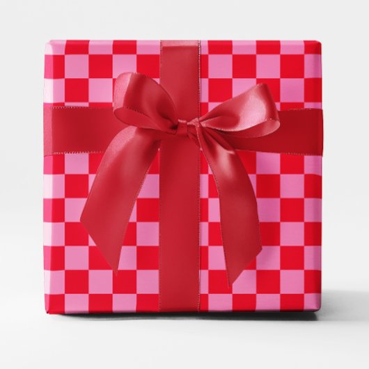 Rood en roze geruit cadeaupapier
