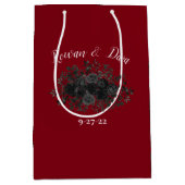 Rood en zwart Roos Gothic Wedding Gift Bag Medium Cadeauzakje (Voorkant)
