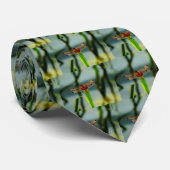 Rood- en zwarte dragonvlieg met schroefdraad stropdas (Opgerold)