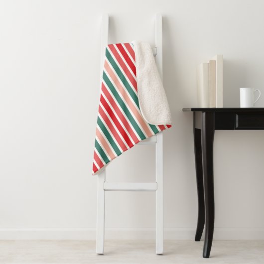 Rood Groen en Blush Gestreept Feestelijk Sherpa Deken (In situ)