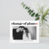 Rood hart Moderne wijziging van plannen bruiloft Aankondigingskaart (Staand voorkant)