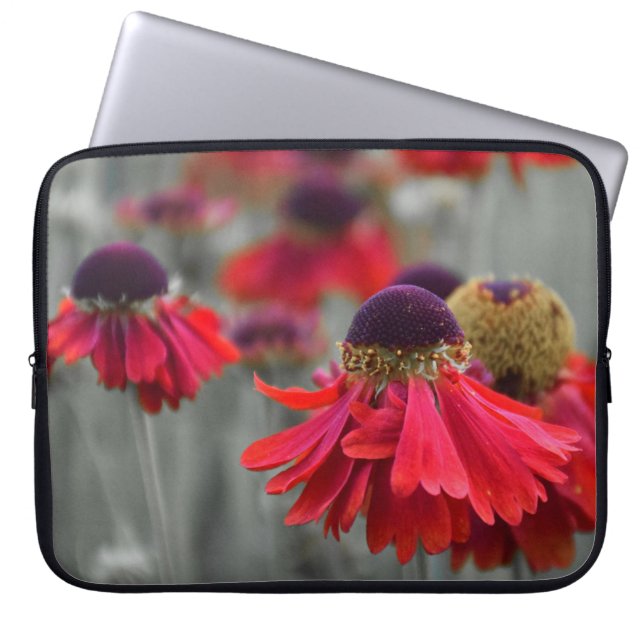 Rood Helenium in selectieve kleuren - ontvet Laptop Sleeve (Voorkant)