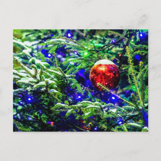 Rood kerstbal, groene sparrenboom briefkaart (Voorkant)