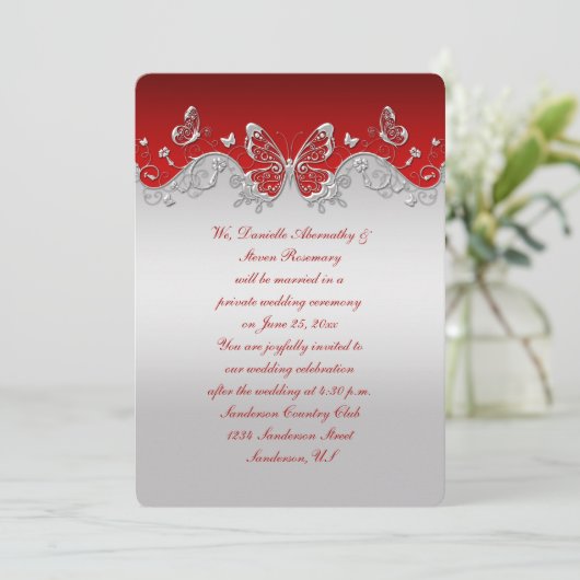 Rood met sierlijke zilveren vlinders Ontvangst all Kaart (Staand voorkant)